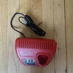 M12 12-Volt Lithium-Ion Battery Charger