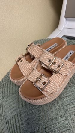 Steve Madden wedge sandals size 61/2