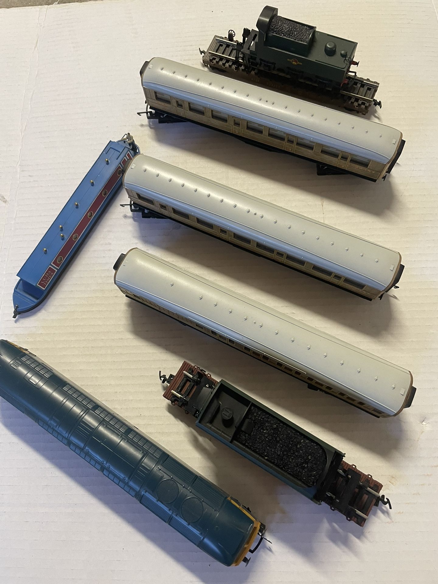 HO Scale Model Train Rolling Stock