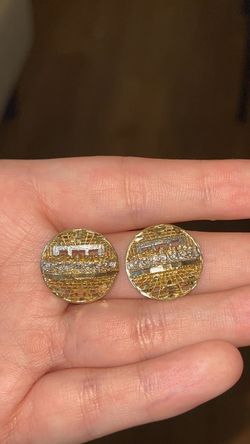 Last supper earrings 2.9 grams 10k gold