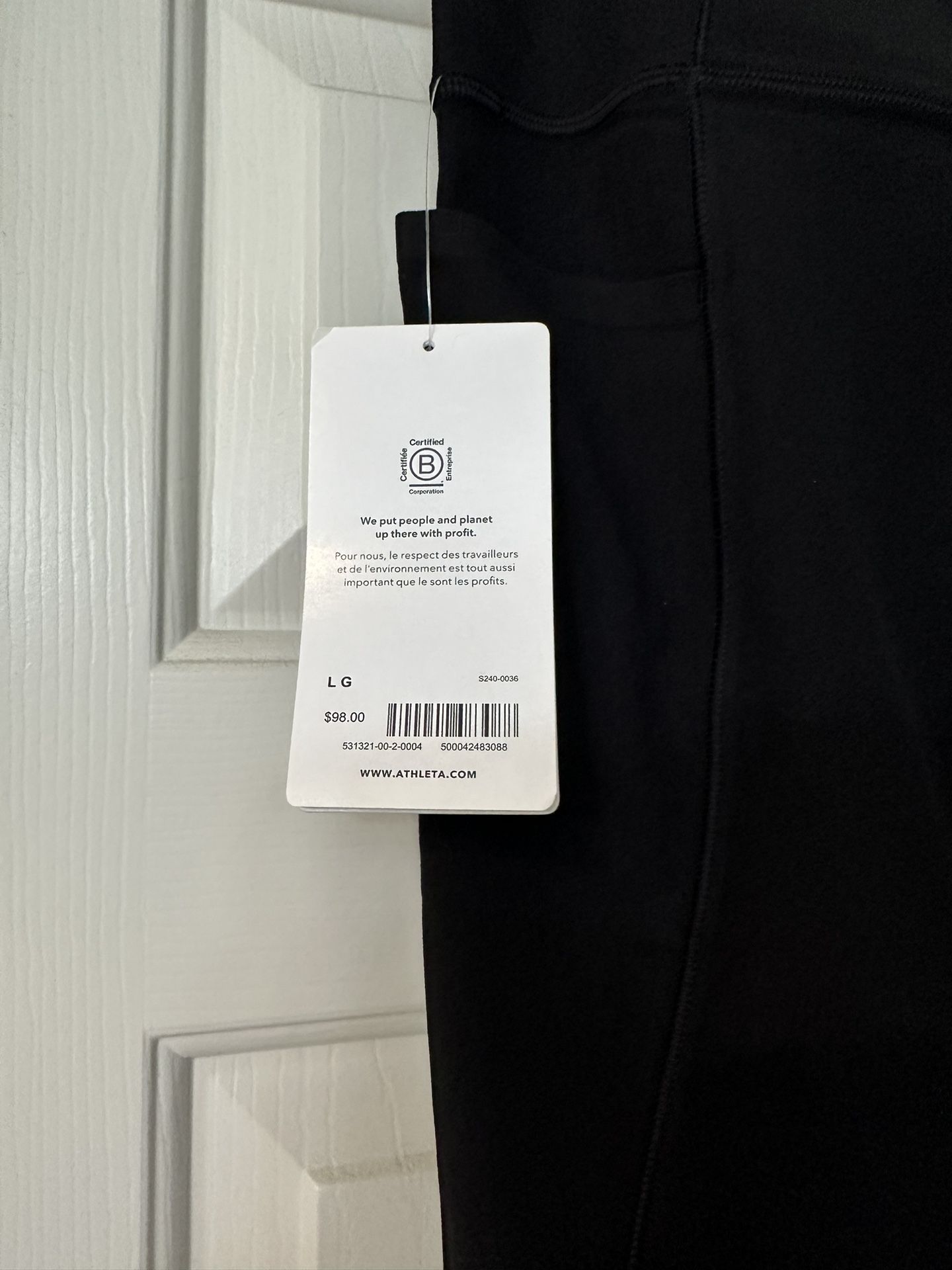 Athleta Salutation Stash Pocket II 7/8 Tight