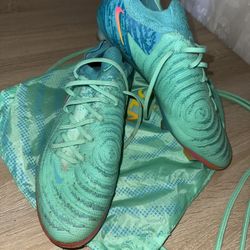 Nike Phantom Size 11.5