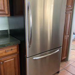 Amana Refrigerator 
