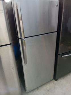 BEAUTIFUL 2021 MODEL GE APARTMENT SIZE REFRIGERATOR