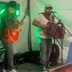 Accordion,bajoquinto,grupo,chirrin 