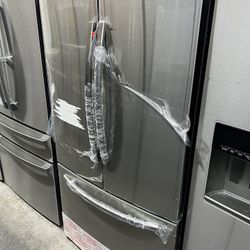 SAMSUNG REFRIGERATOR