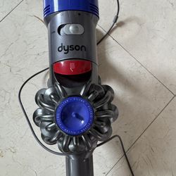 Vacuum Dyson Just As Pictured With Charger 