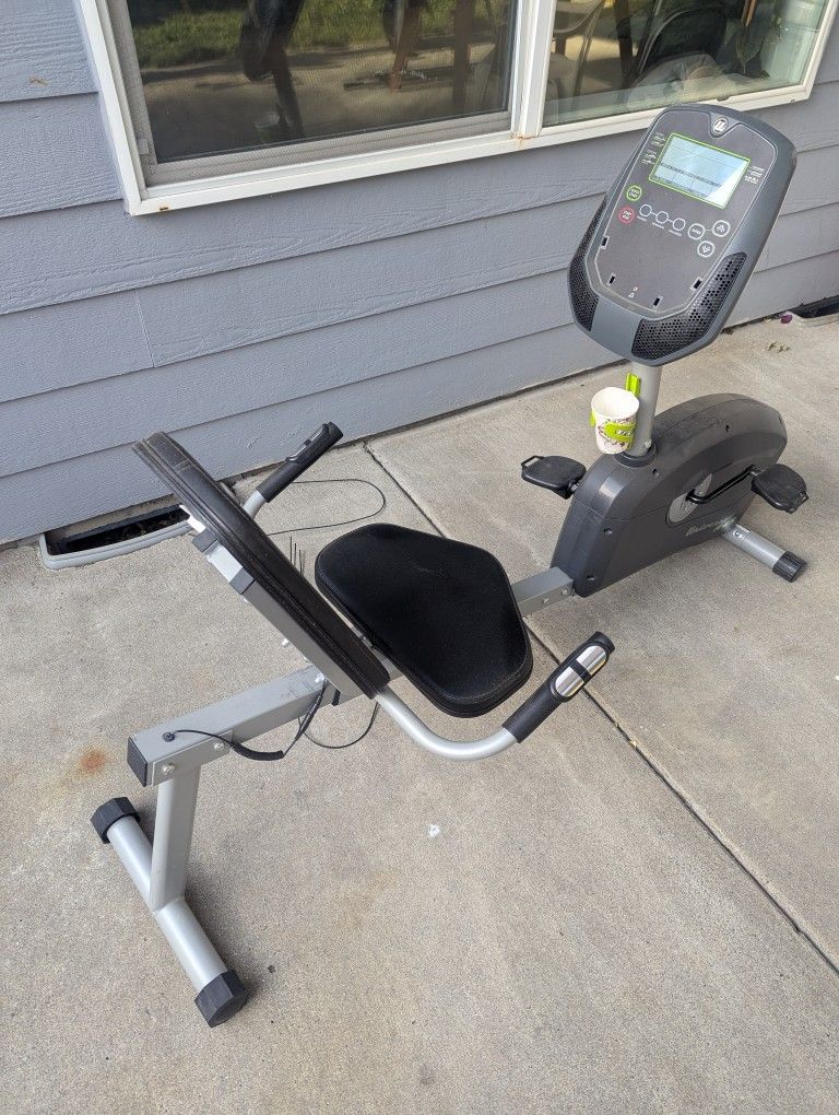 Universal R-25 Bike