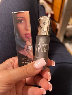 King Kylie Supple Kiss Lip Glaze