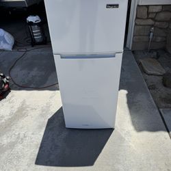 Mini Fridge/Freezer