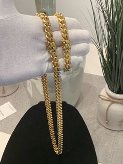Gold Chain And bracelet 18k GP Cuban Link Style 🔥