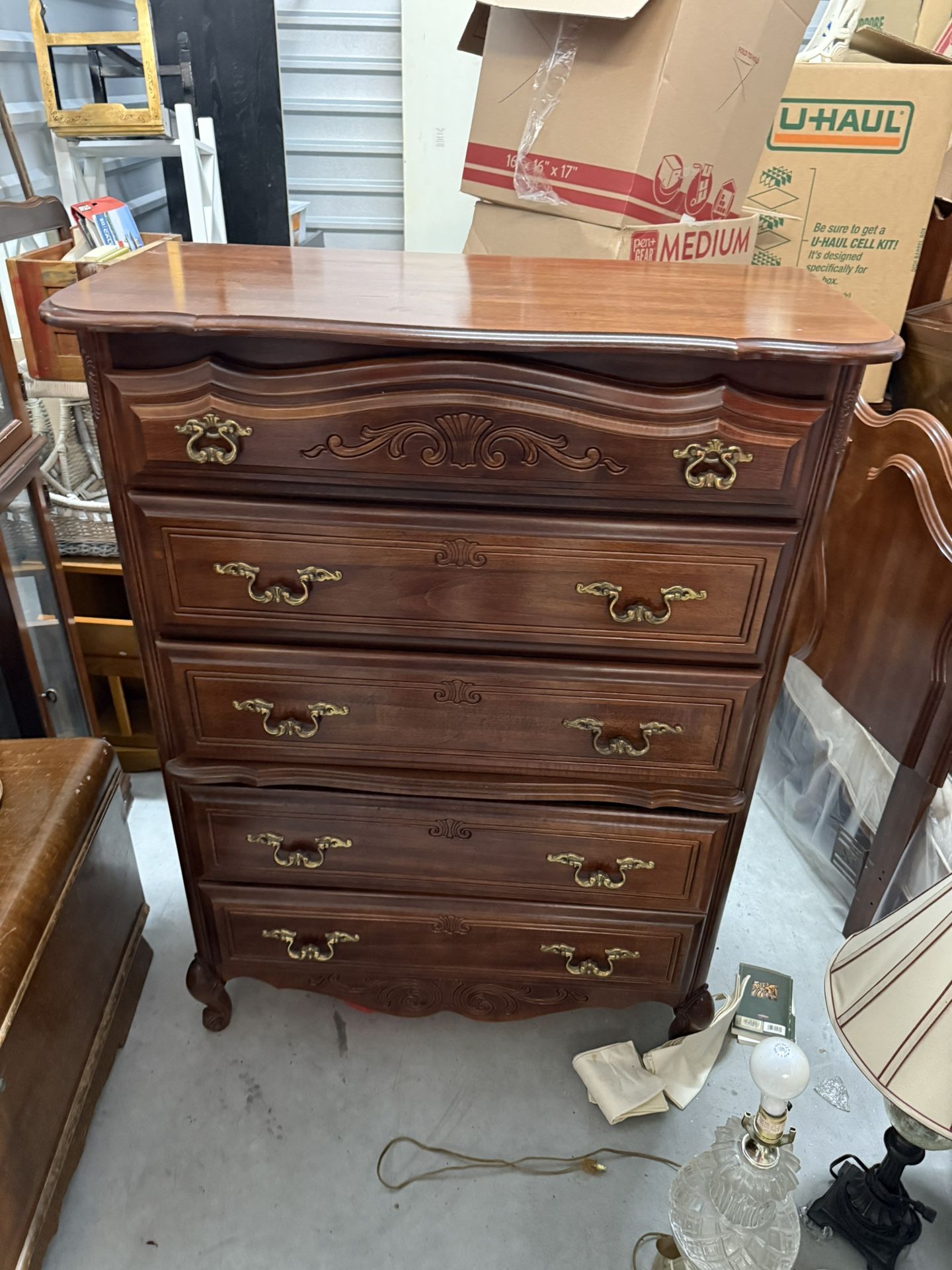 Dresser Chester drawer nightstand with mirror