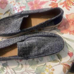 Men’s Tom’s Size 11 