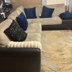 Living Room Sofa / Couch - Moving 