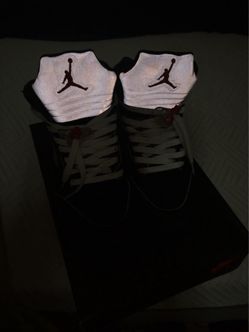 Jordan 5 metallic size 8.5
