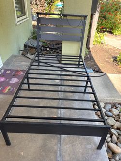 Twin bedframe + mattress