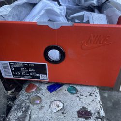 Brand new Nike Blazer Sacai 