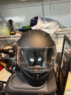 Matte Black Full Face Motorcycle Helmet – Excellent Condition