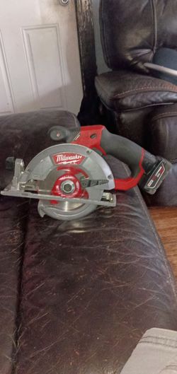 Milwaukee m12 hand saw with 3.0 battery