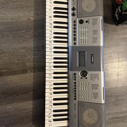 Yamaha Portatone YPT-400 Keyboard – Great Condition