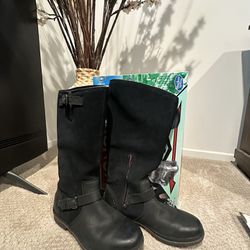 UGG Australia Thomsen Black Boots 