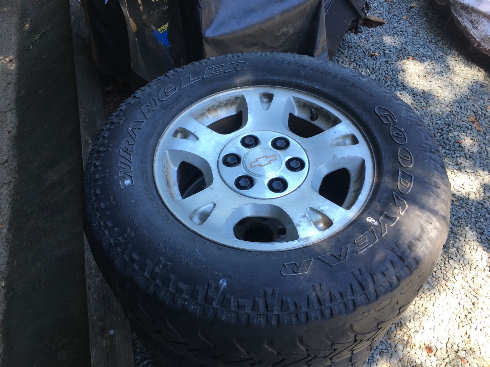 2011 Chevy Silverado wheels