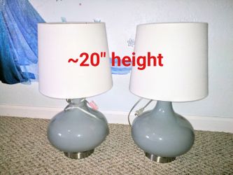 Excellent condition 20" lamps with shade and bulbs