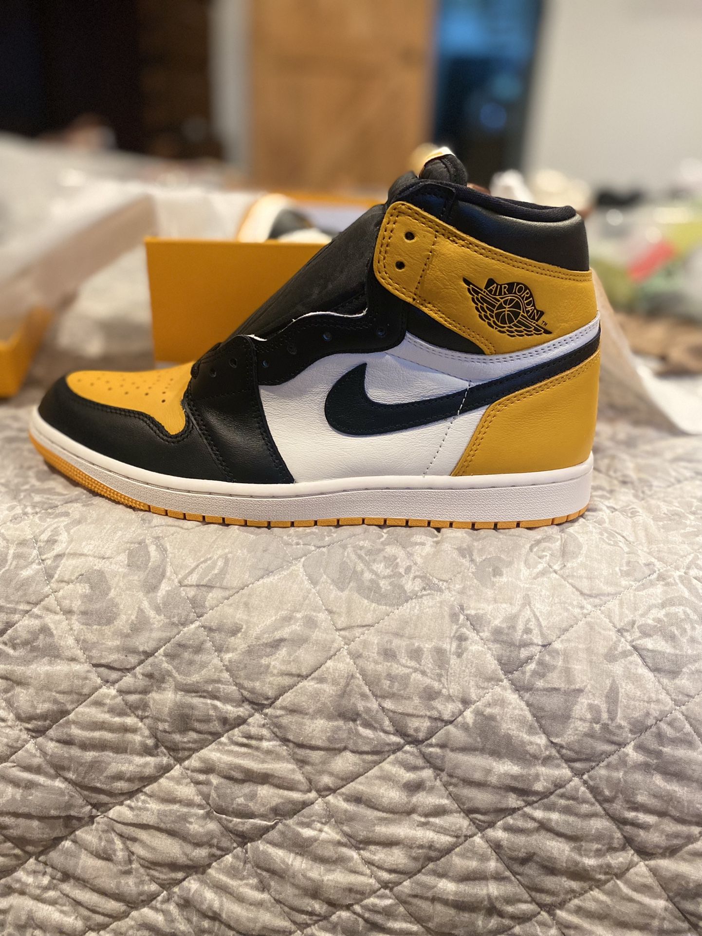 Taxi Air Jordan Wearing Air Jordan Retro High OG Taxi Size 11 New