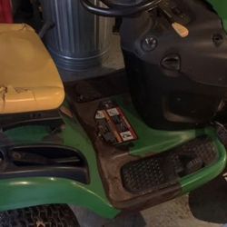 John Deere L118 Tractor Runs No Deck 