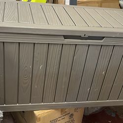 85 Gal. Grey Resin Deck Box with Lockable Lid