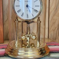 HowardMiller Quartz Table Clock