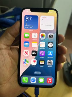 📱 iPhone 12 - 64GB (Fully Functional) Selling a fully working iPhone 12 with 64GB of storage. Great overall performance, reliable battery life, and c