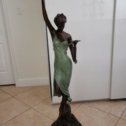 Estatua De Bronce Y Marmol