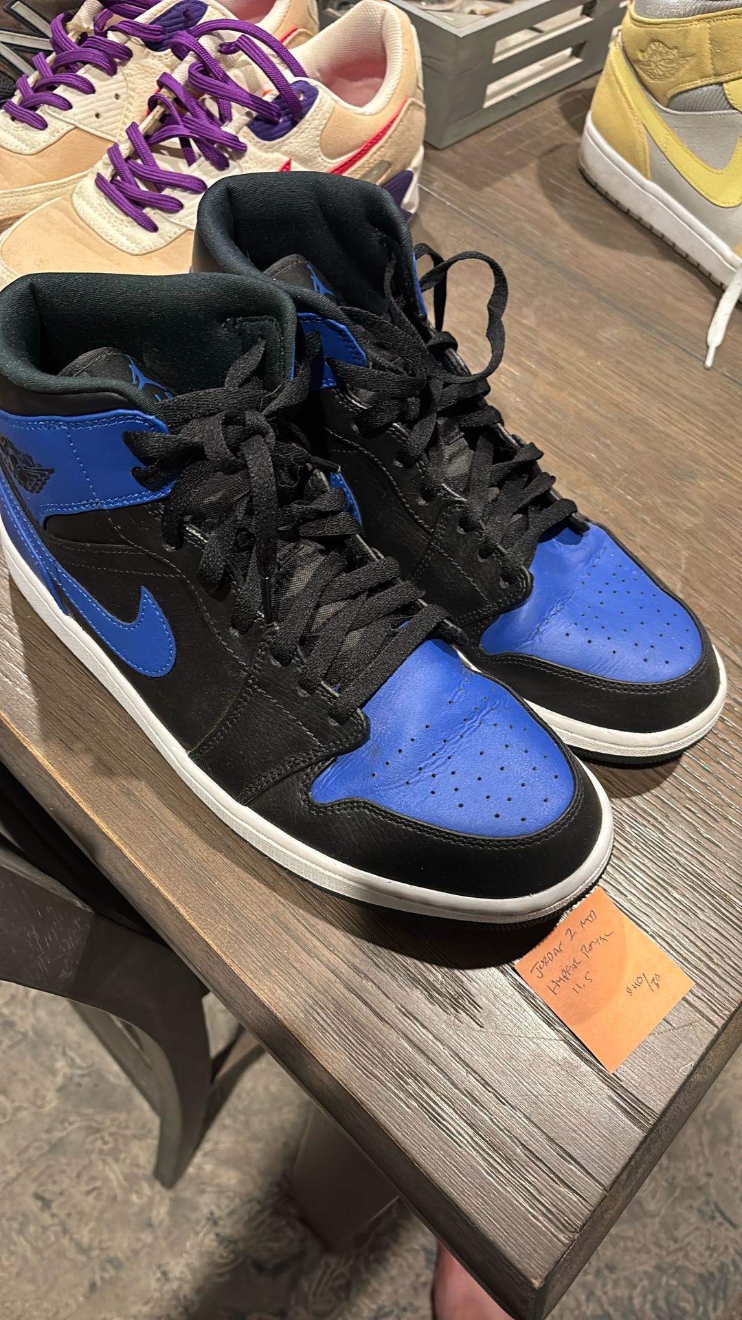 Jordan 1 Mids