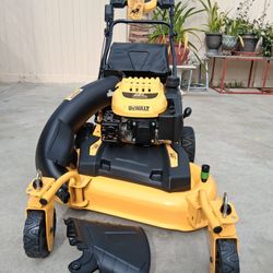 Dewalt 28" Commercial Engine Self Propelled Lawn Mower 