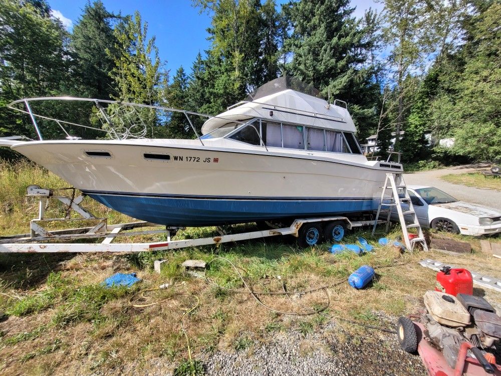 1984 Bayliner Contessa Flybridge