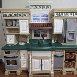 Toy Kitchen 
