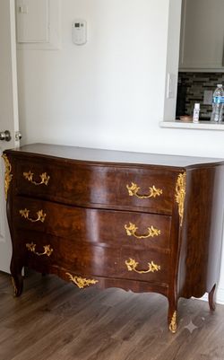 Muebles GRATIS por mudanza – Hallandale Beach