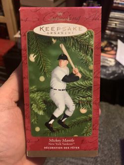 Derek Jeter New York Yankees 2002 Hallmark Christmas Ornament