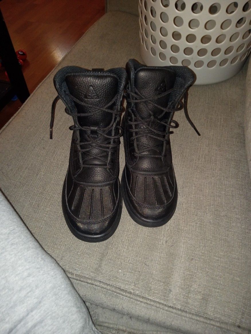 Nike Boots Never Worn 