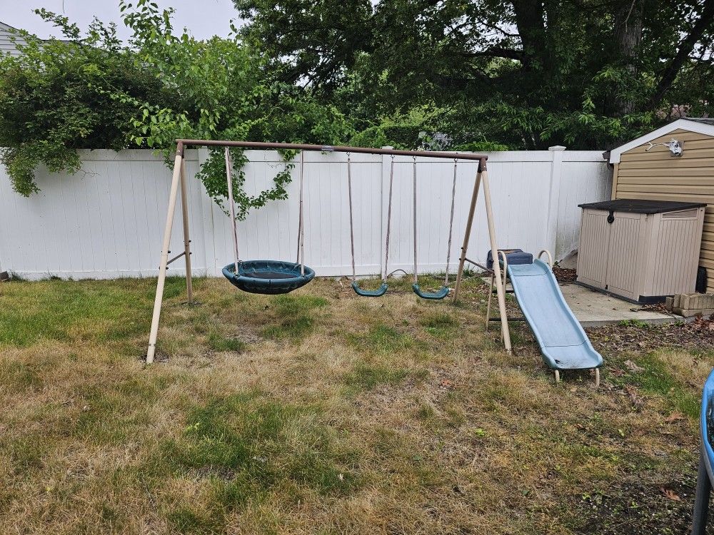 Free Swing Set