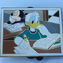 Disney Pin Trading University, Study Hall - Yearbook Collection, LE 300
