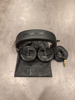Pioneer DJ HDJ-X5 Professional Over-Ear DJ Headphones + Coiled Cable & Carrying Pouch