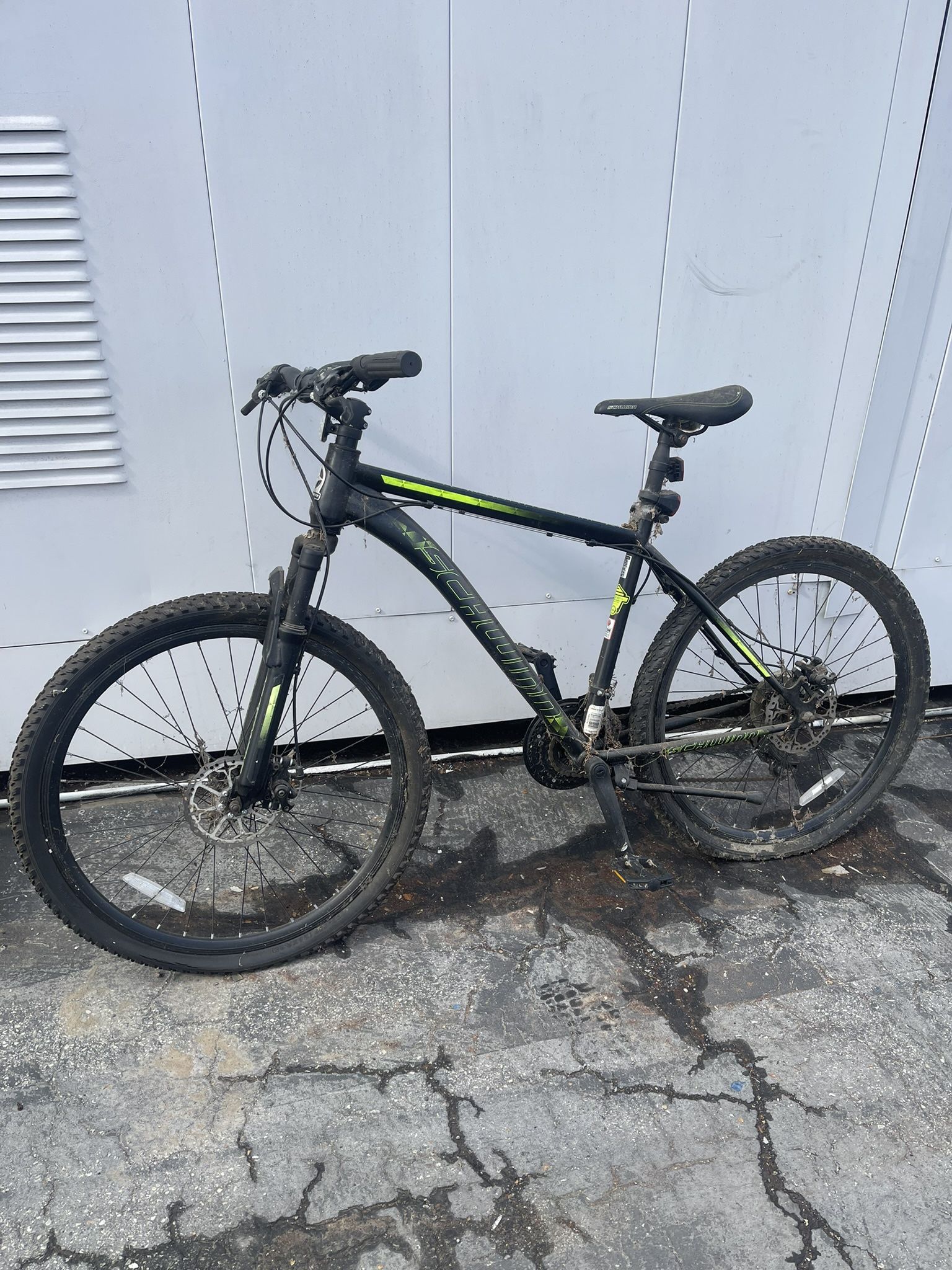 SCHWINN Quality Mountain Bike 