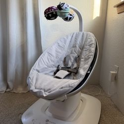 4 Moms Rock a Roo - Baby Rocking Chair