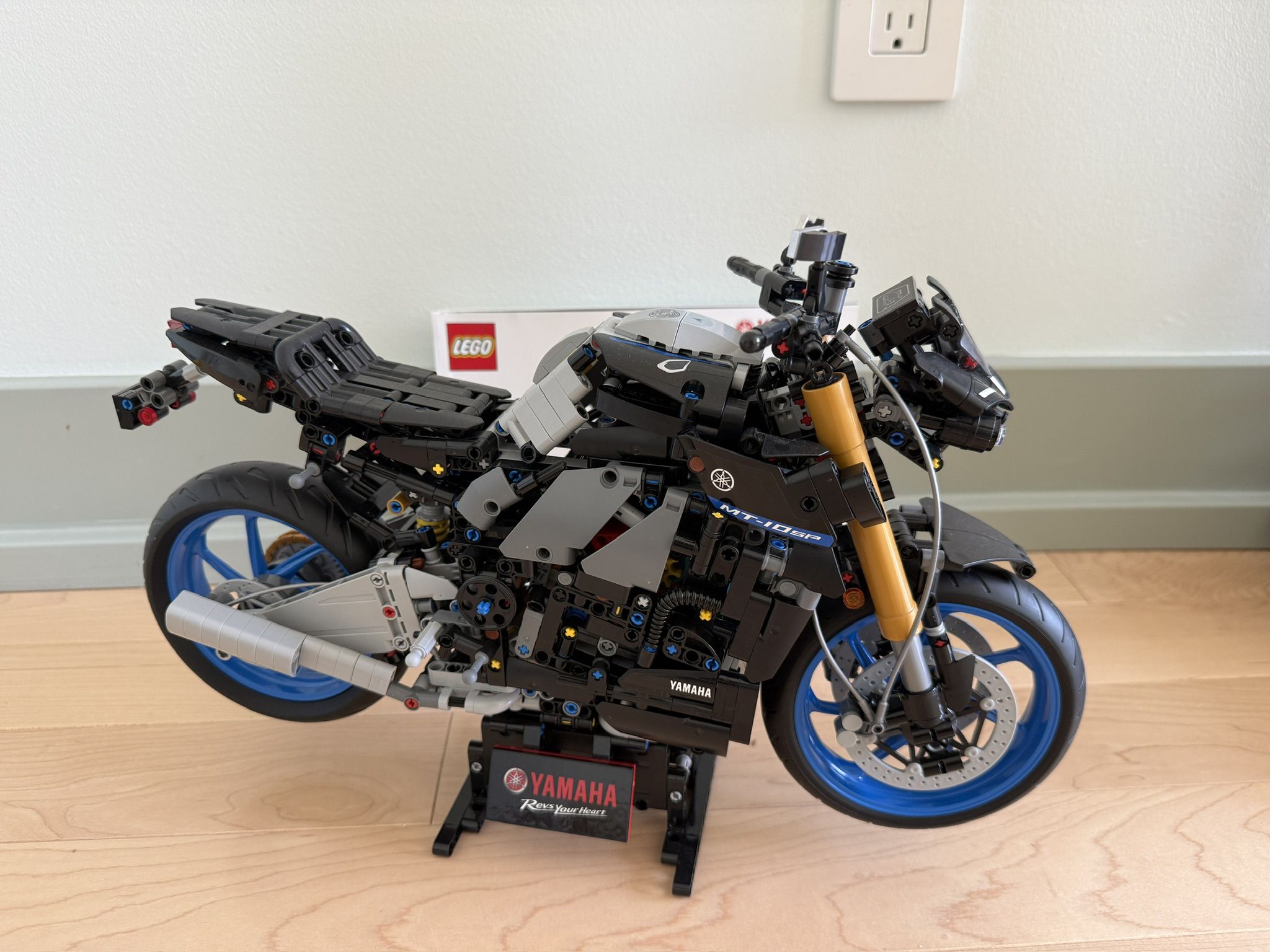 Lego Yamaha MT-10 SP