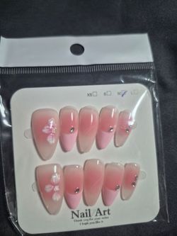 Press on nails