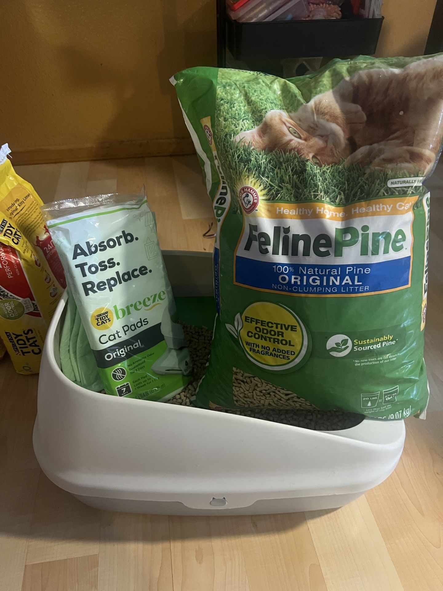 Tidy Cats Breeze Litter Box, Pellets, And One Pack Pads