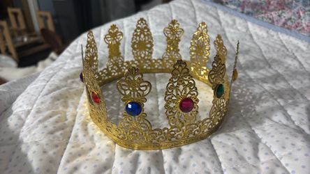 Gold Crown, which gemstones perfect for Halloween or birthday celebration