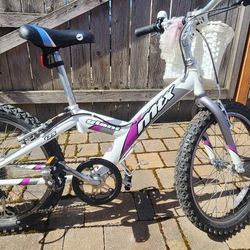 Giant Mtx 125 Kid Bike, 20inch, Ages 6-9ish
